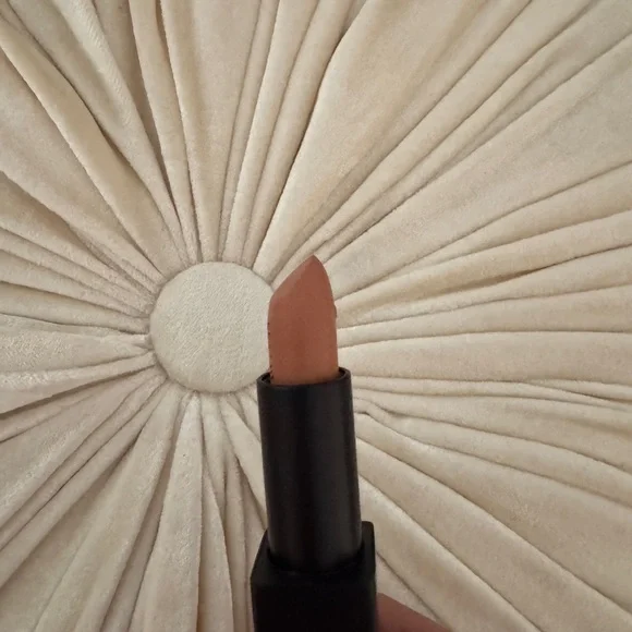 Lawless satin luxe classic cream child lipstick - Picture 7 of 9